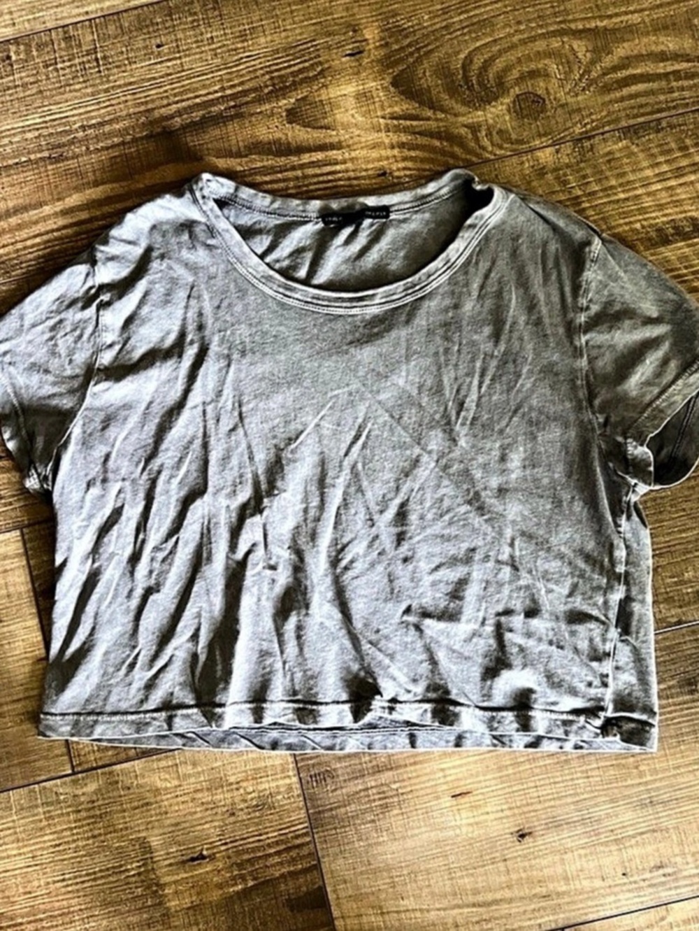 Truly Madly Deeply Cropped Short Sleeve Tee in Gray Size Small